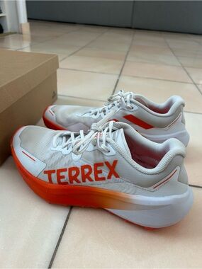 adidas Terrex Agravic 3 w9.5